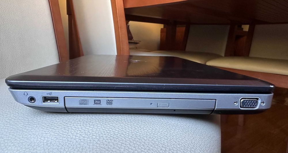 Dell Latitude E5520 15.6"HD/i5-2410M/8Gb Memoria Ram/Ssd 250Gb