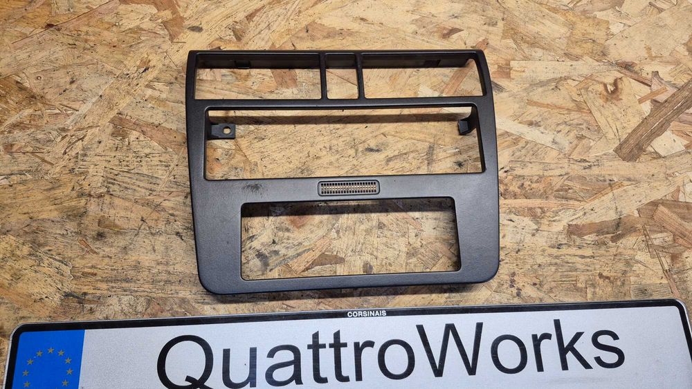 Moldura Original Preta Consola Audi A4 B5 8D Pré-Facelift 1995 a 1999