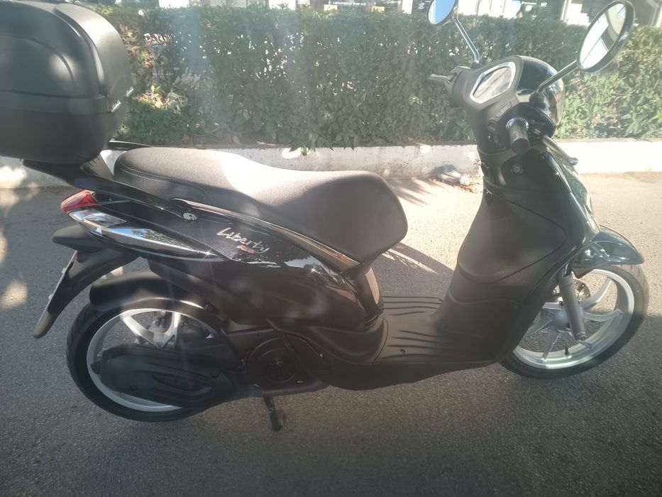 Scooter Piaggio Vespa 125 (como nova)