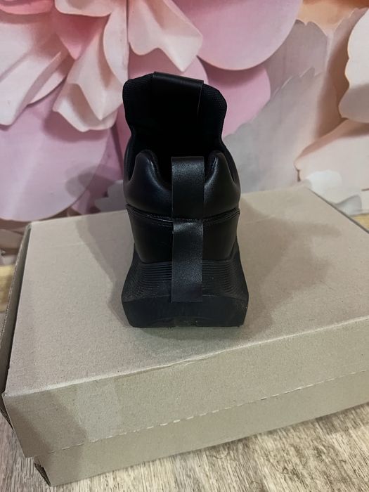 Продам кроссовки унисекс