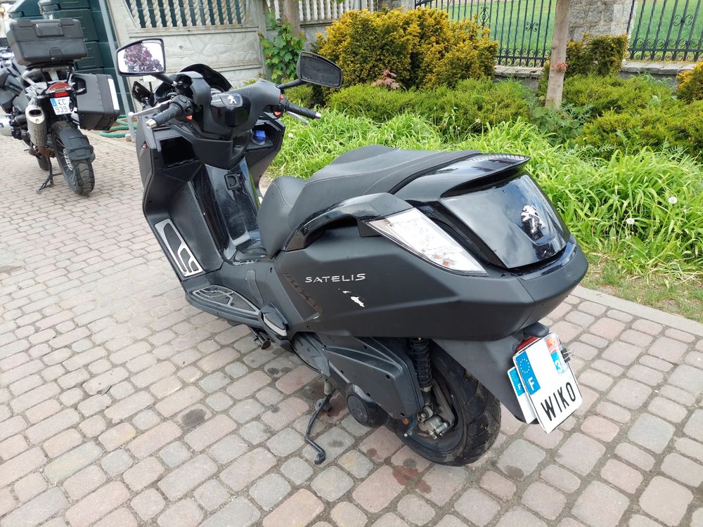 alt