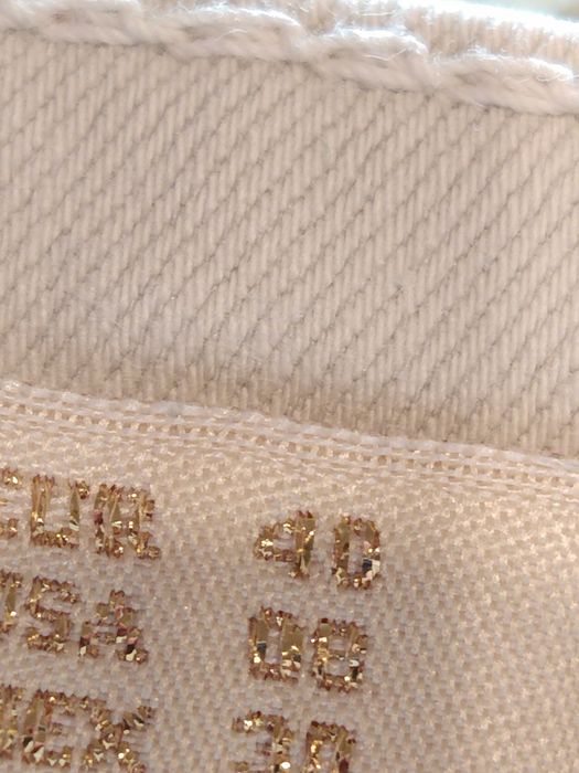 Calças confortáveis com pormenore entre prernas