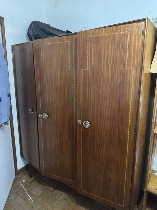 Recheio de casa, armarios, comoda, mesas de apoio
