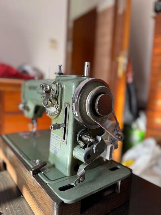 Máquina de Costura Refrey Transforma