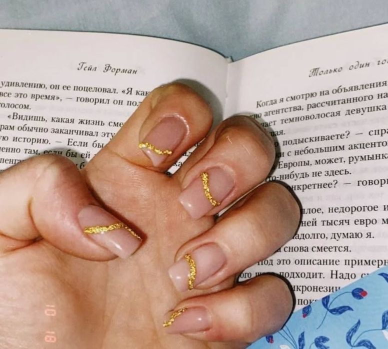 Манікюр, покриття гель лаком.