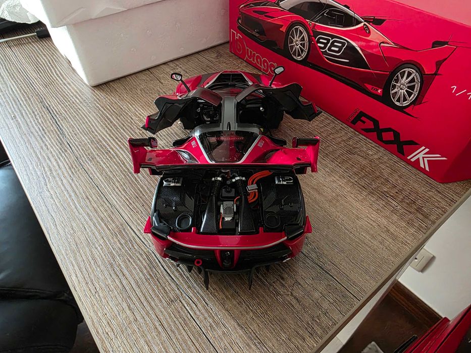 Ferrari FXX K 1:18 Burago Signature