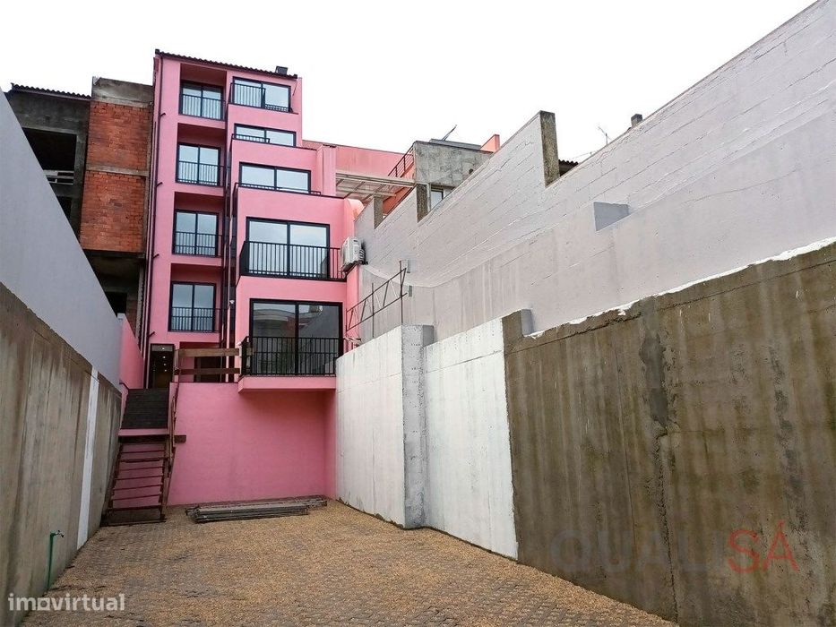 Apartamento T3 novo com lugar de garagem no centro de Braga, na Rua...