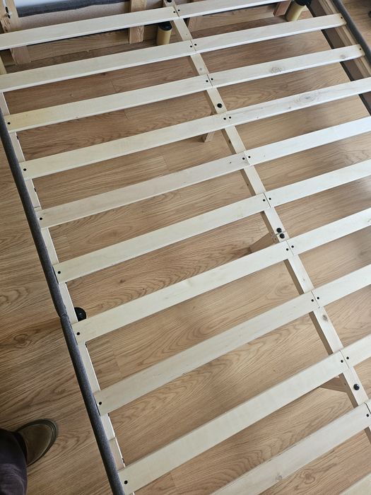 Cama com cabeceira 140x200