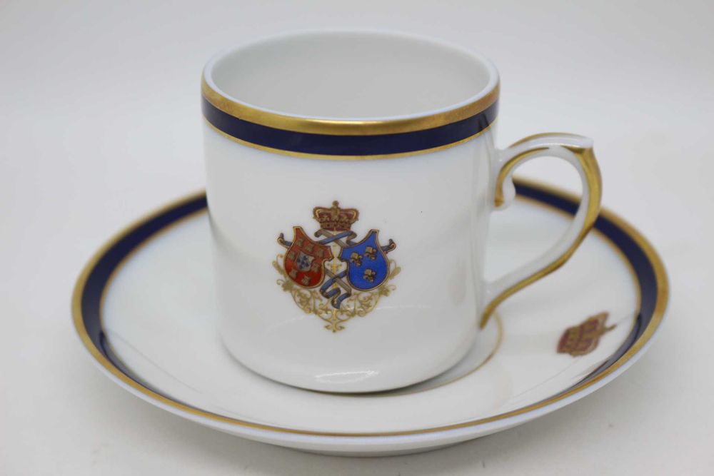 Chávena de Café  Brasão  D. Carlos I e D. Amélia PNP Vista Alegre