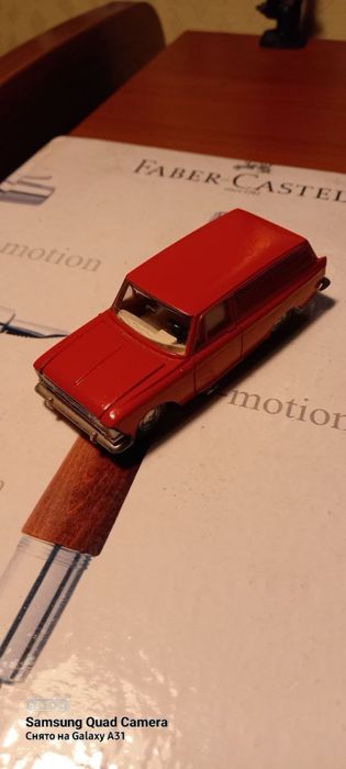 Модель Москвич фургон 433, размер 1:43