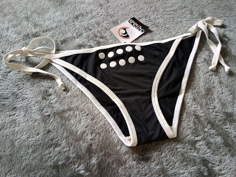Dół od bikini Klasyczna czerń z bielą