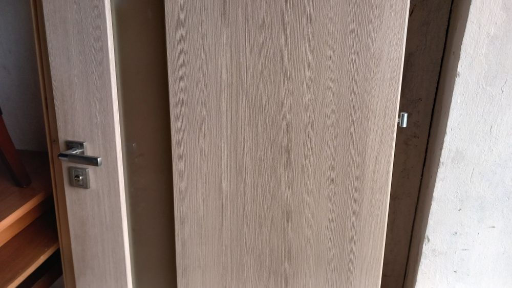 Drzwi wewnętrzne 70tki.80tki z futryną.