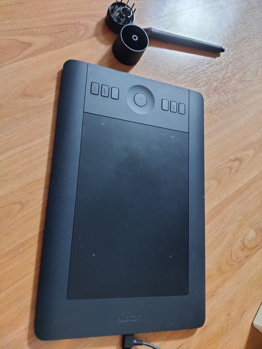 Графічний планшет Wacom Intuos PRO S PTH-451