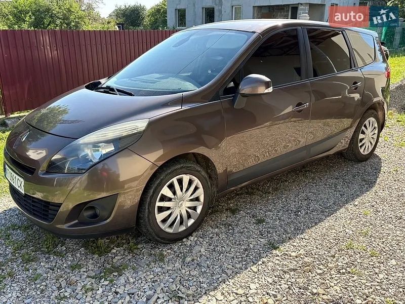 Авто Renault Grand Scenic 2009 дизель, 6-ступка
