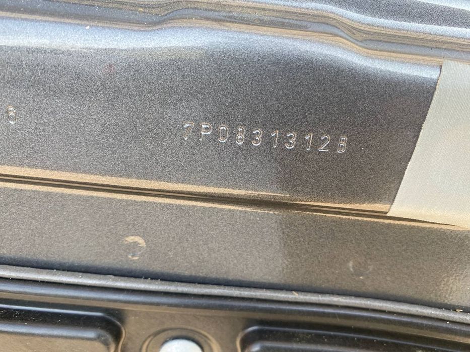 Porsche cayenne 958 двері передні праві lm7w