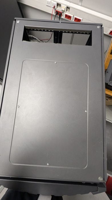 HP 22u Server Rack512123578499747843