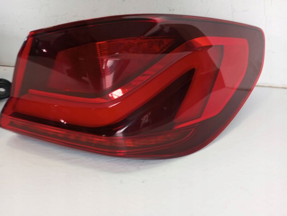 Lampa Tylna Tył Prawa Bmw 1 F40 7450644