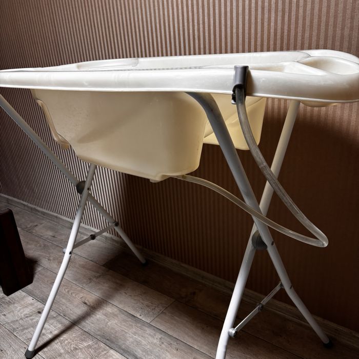 Дитяча ванночка з підставкою Jané (анатомічна)