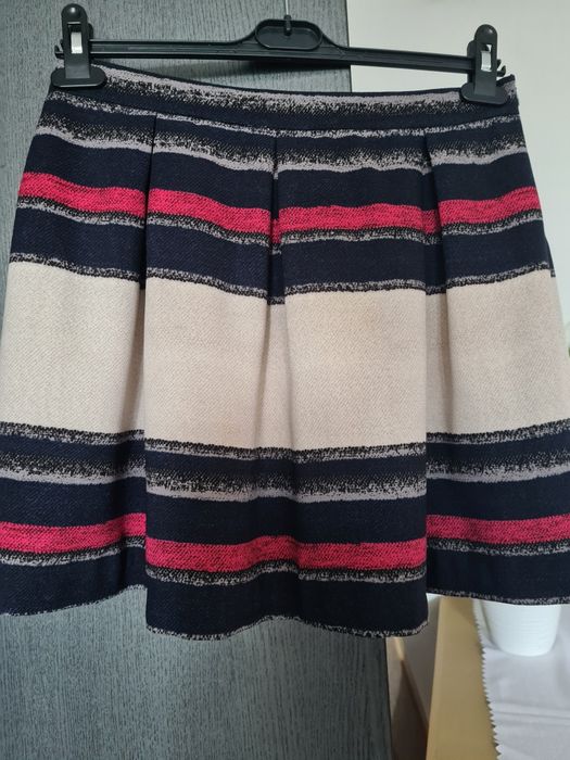 Spódnica  w  fałdki,  Zara Classic,  L