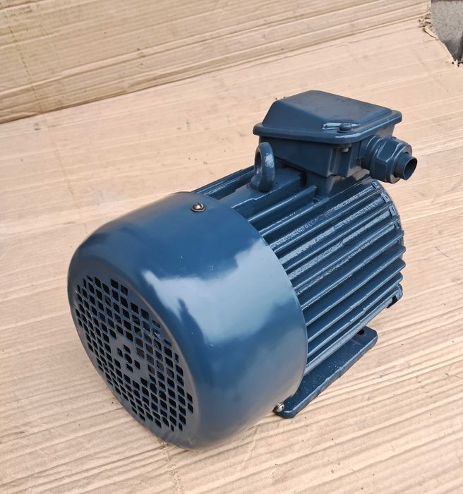 Двигун 4АМ90L4CУ1 380 в 2,2 кВт 1500 (1410) ОБ/хв (Электродвигатель 4АМ90L4 CУ1 380 в 2,2 кВт 1410 ОБ/мин)
