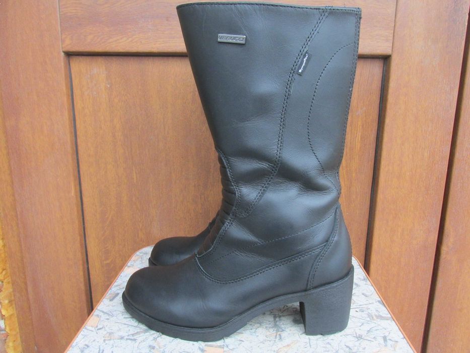 Женские мотоботинки 38 размер