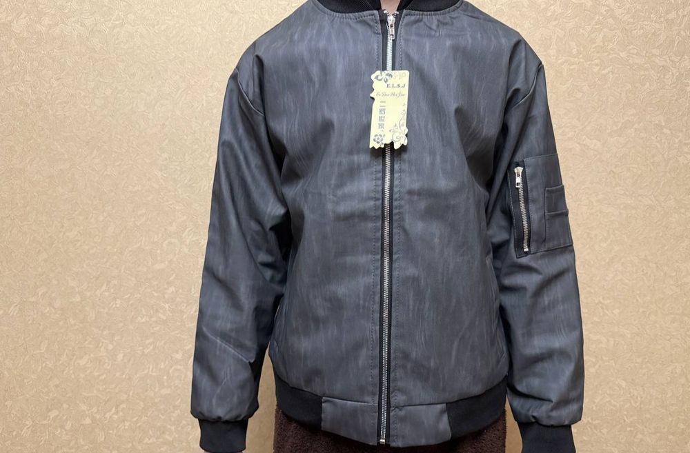 Ветровка чёрная/бомбер