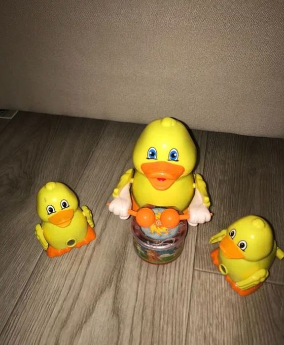 Продам игрушки уточки