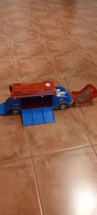 Camiao pequeno da patrulha pata