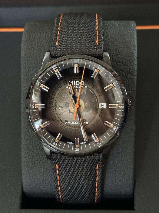 Годинник Mido Commander