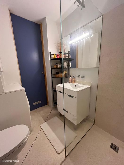 Arrenda-se apartamento T0 na prestigiada Avenida Serpa Pinto
