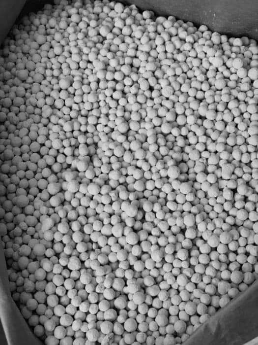 Wapno granulowane kredowe lub magnezowe