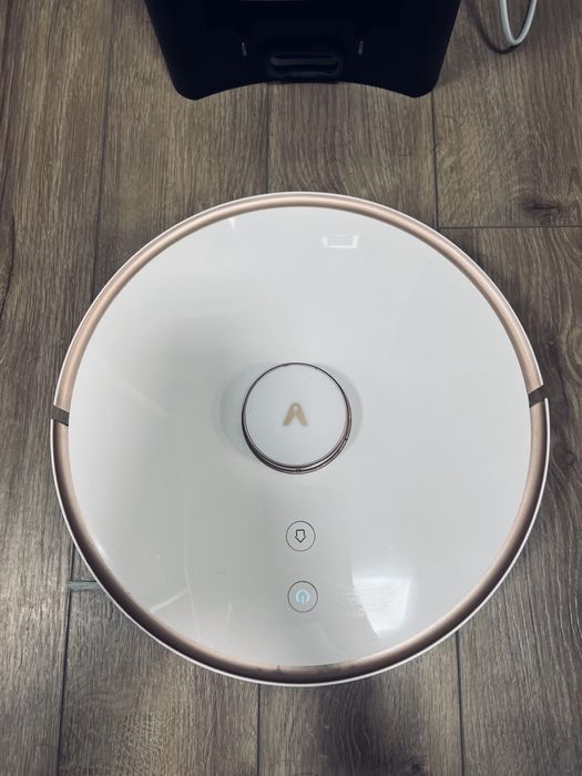 Продаю робот пилесос