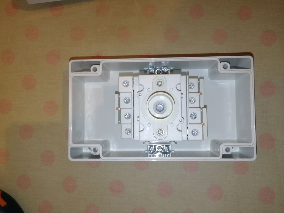 Interruptor secionador fotovoltaico 4P 1000V DC 32A