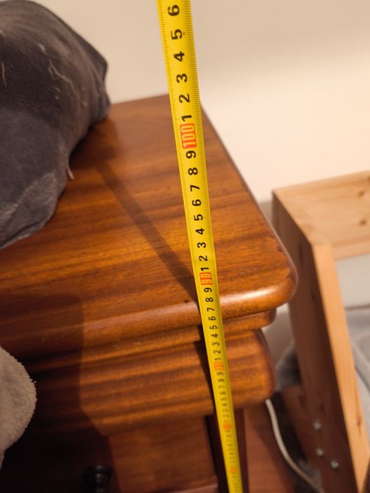 Cómoda de madeira maciça