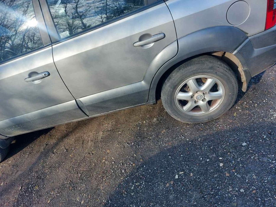 Розборка hyundai tucson капот бампер 2.0д 4wD 2004-2010