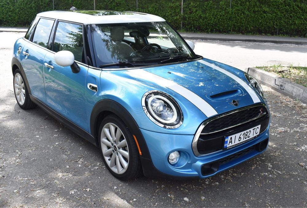 MINI Cooper S F55 2018