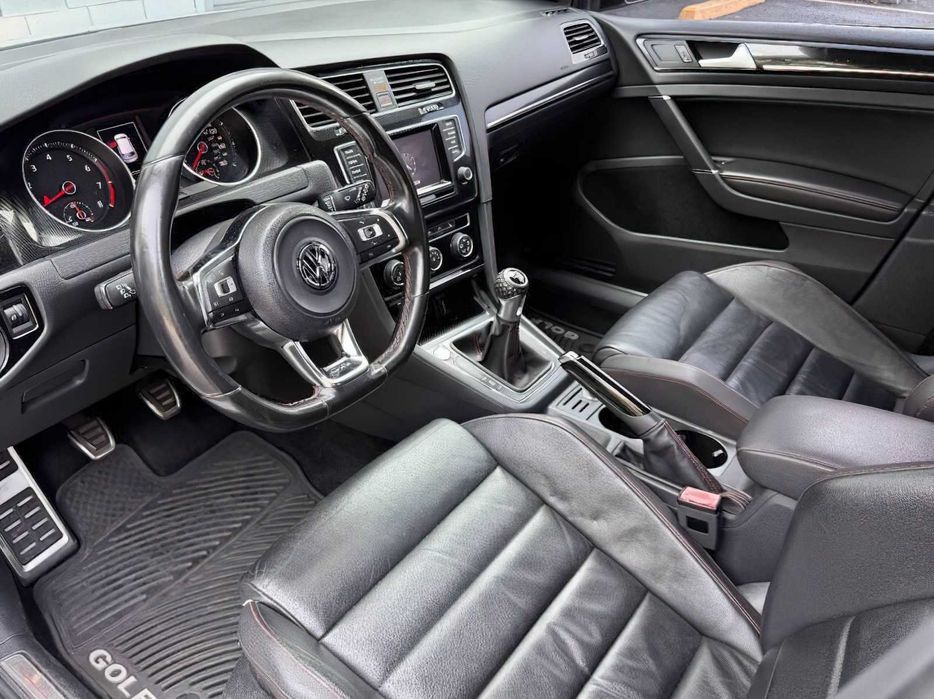 Volkswagen Golf GTI SE      2015