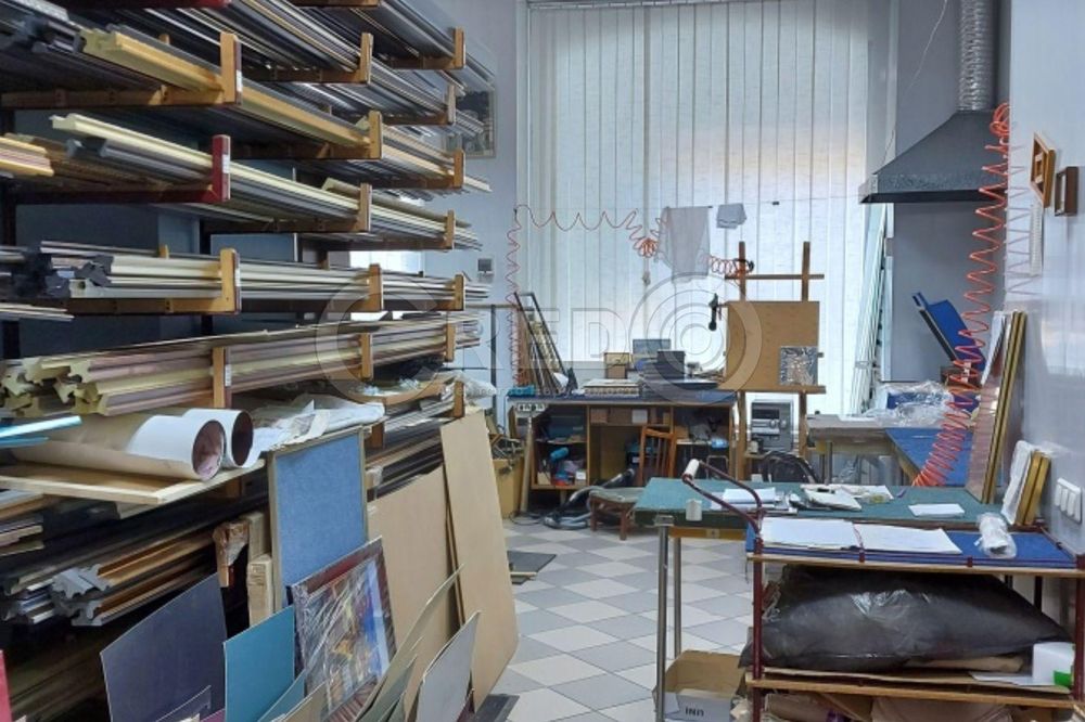 Продаж магазину на Карачунах вул. Алмазна, 4