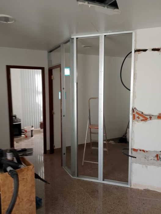Serviços de Construção e Remodelaçõe