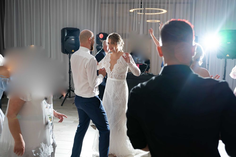 Koronkowa suknia ślubna