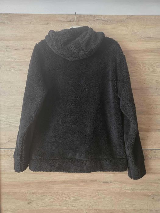 Bluza damska Nike gruba ocieplana w kolorze czarnym logo szyte