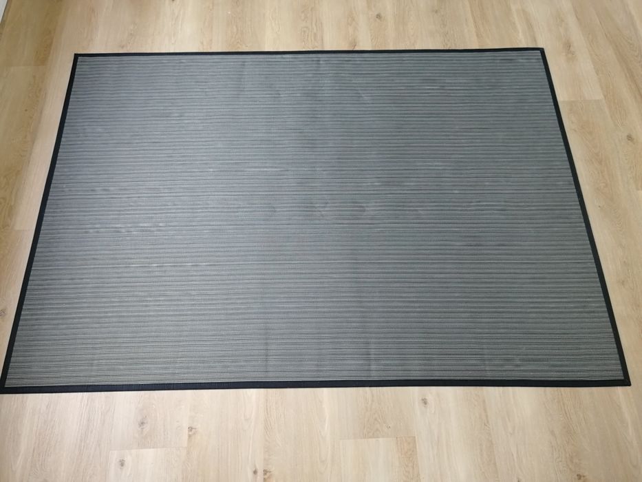 Non-slip living room or office rug