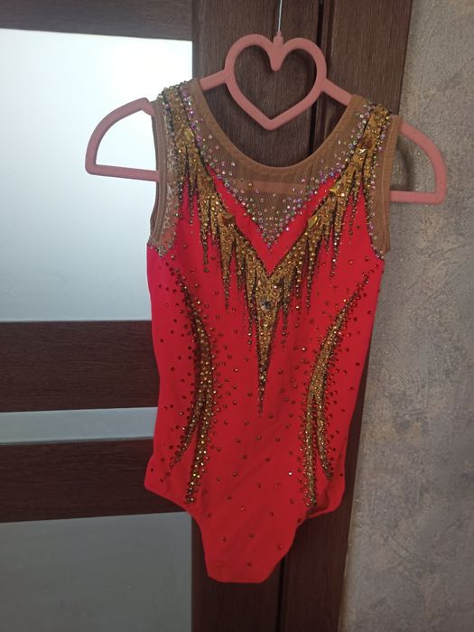 Продам купальник для художньої гімнастики.