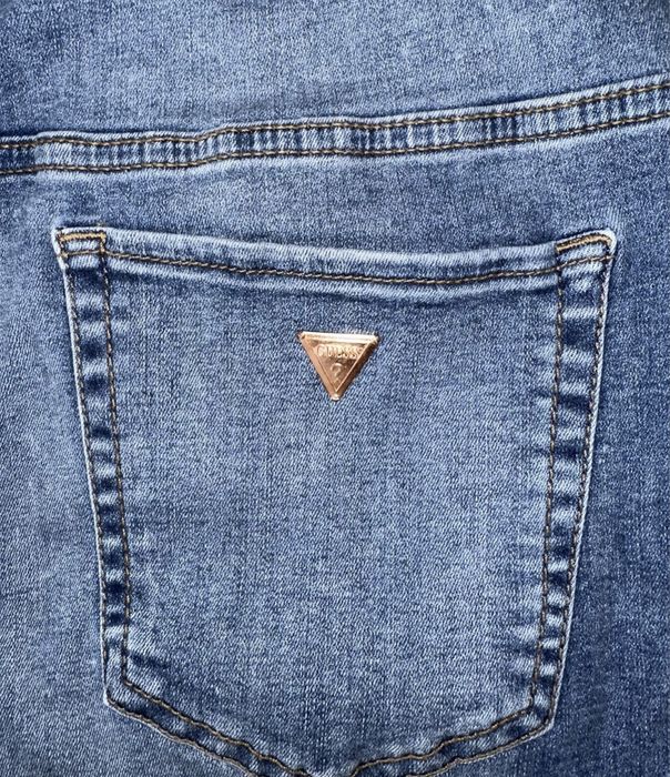 Джинси Guess на резинці підійдуть для вагітних