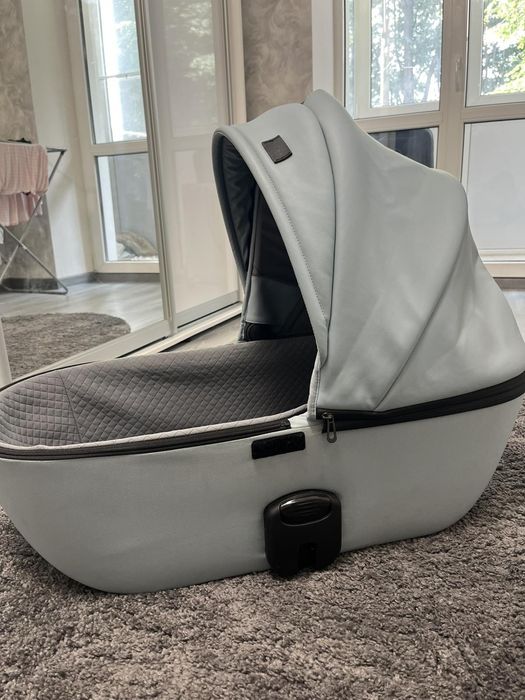 Продам коляскуПродам Anex e/type 2 в1. Люлька в хорошому стані.