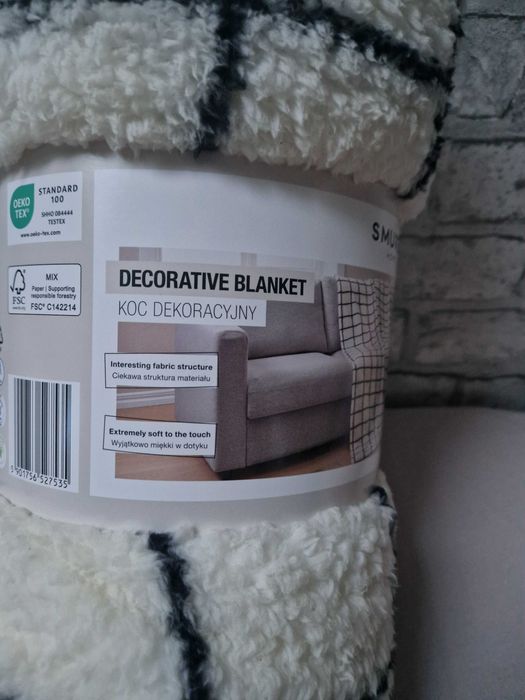 Ciepły, gruby i miły w dotyku koc w kratę