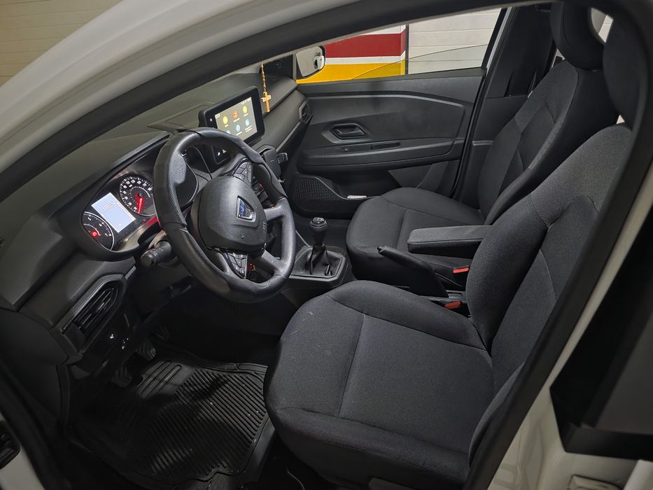 Dacia Sandero branco