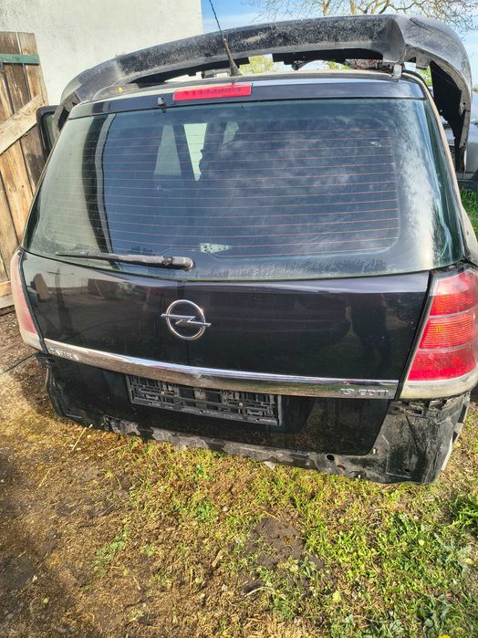 Klapa bagażnika Zafira b z20r