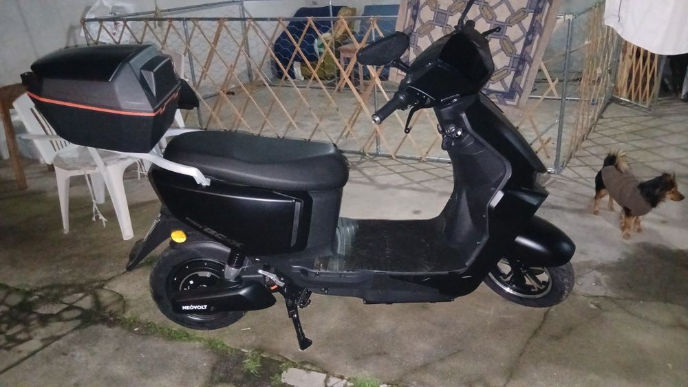 Vendo  ou troco mota electrica ainda tudo na garantia