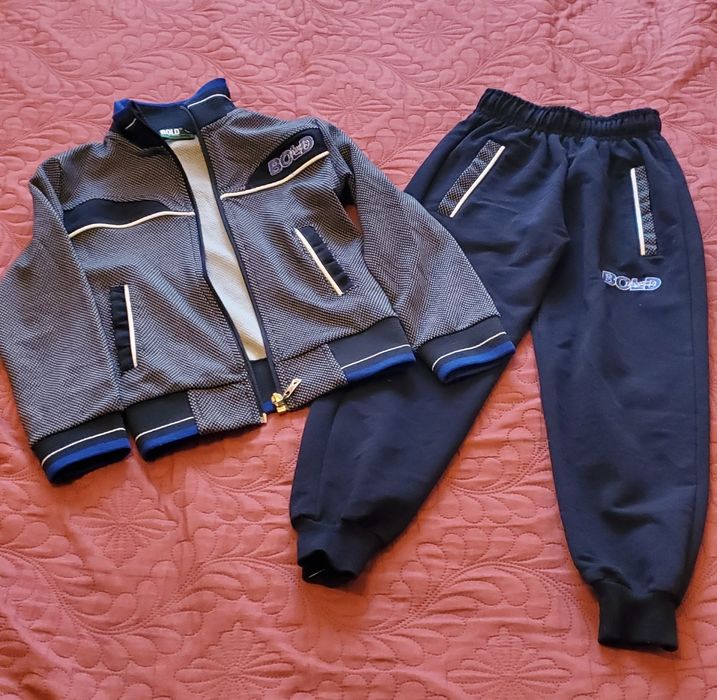 Костюм спортивний